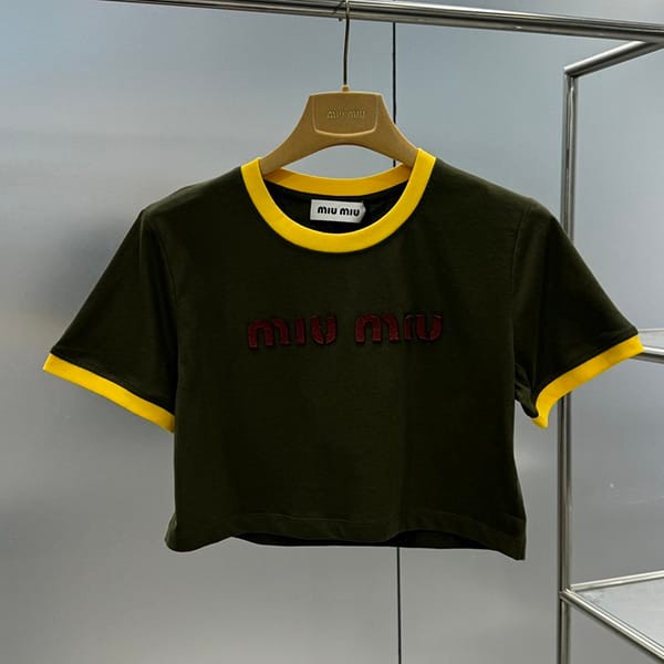 入手困難ミュウミュウ 偽物 ロゴ コットン クロップド Tシャツ myr04270